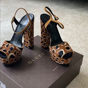 GUCCI SANDALS